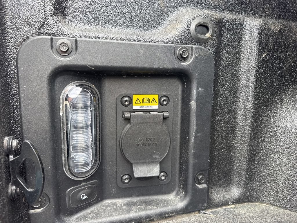 Used 2025 Ford Maverick XLT w/ Equipment Group 301A AWD/4WD image 14