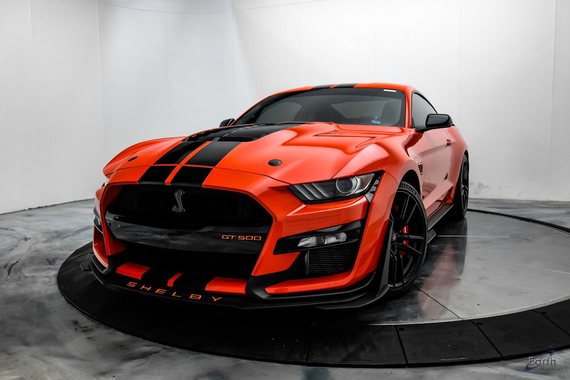 Used 2022 Ford Mustang Shelby GT500 w/ Technology Package RWD image 3