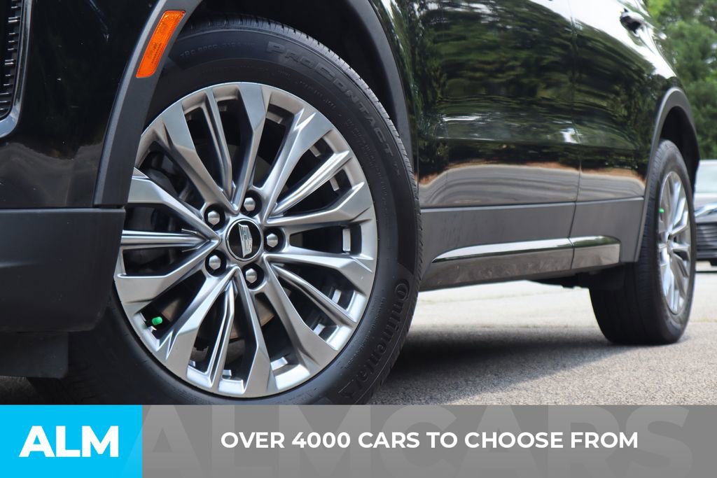 Used 2025 Cadillac XT4 Premium Luxury image 3
