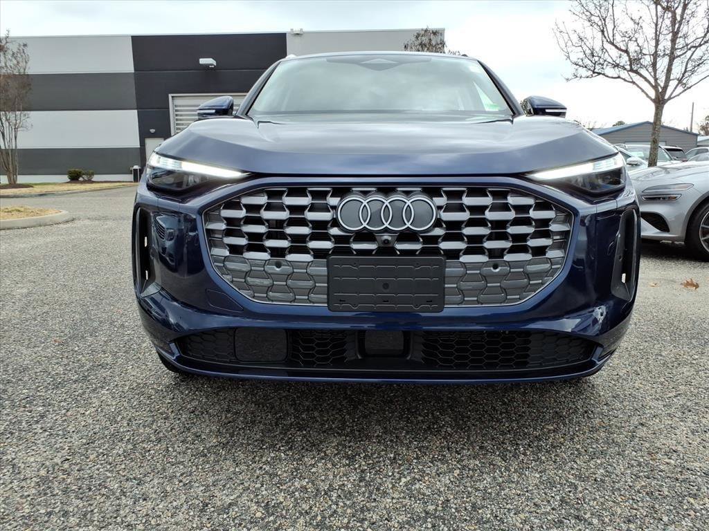 Used 2025 Audi Q5 Premium Plus AWD/4WD image 2