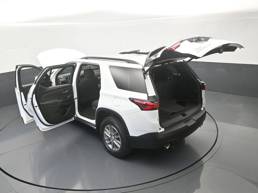 Used 2023 Chevrolet Traverse LT image 65