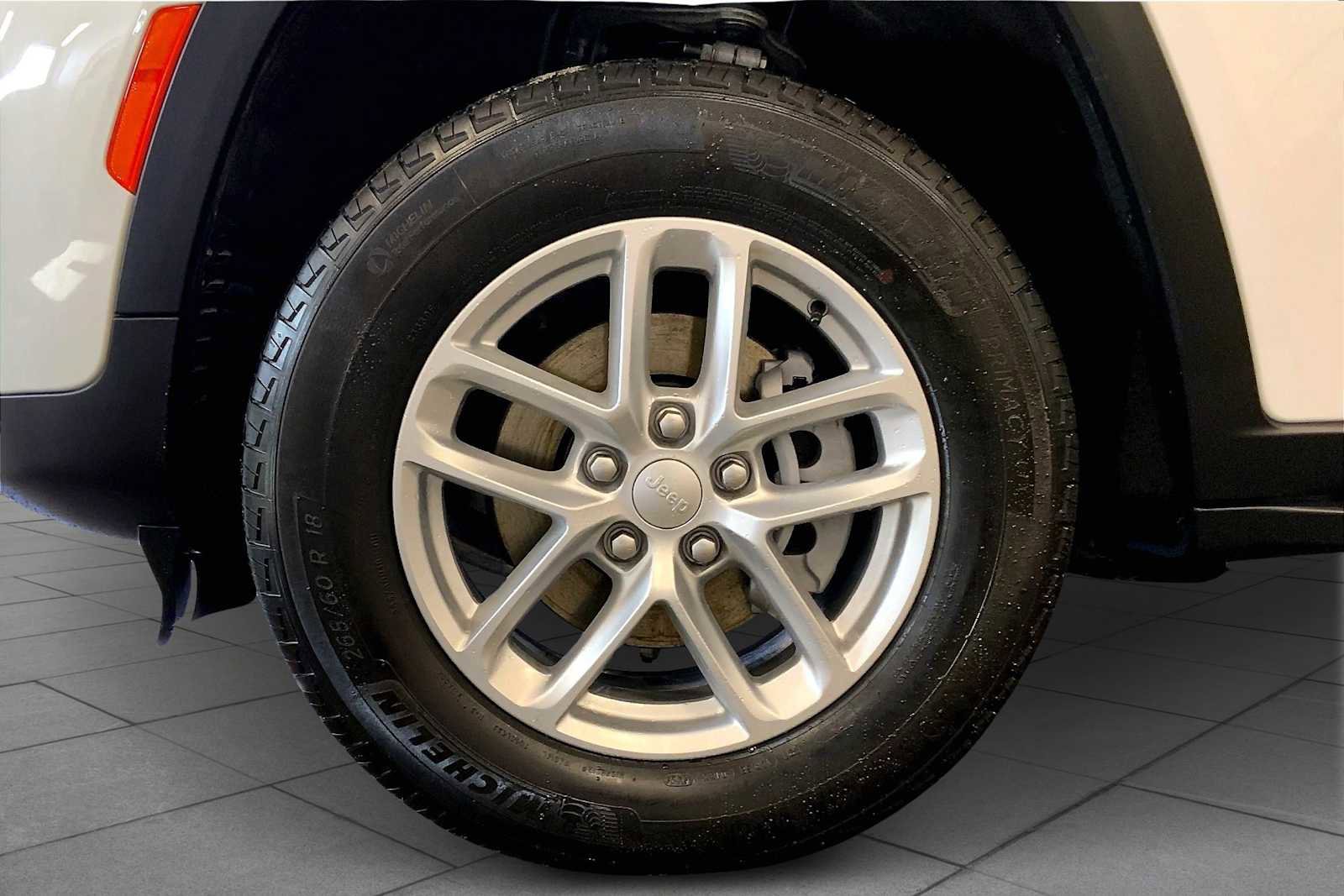 Used 2024 Jeep Grand Cherokee Laredo X w/ Trailer Tow Package image 11