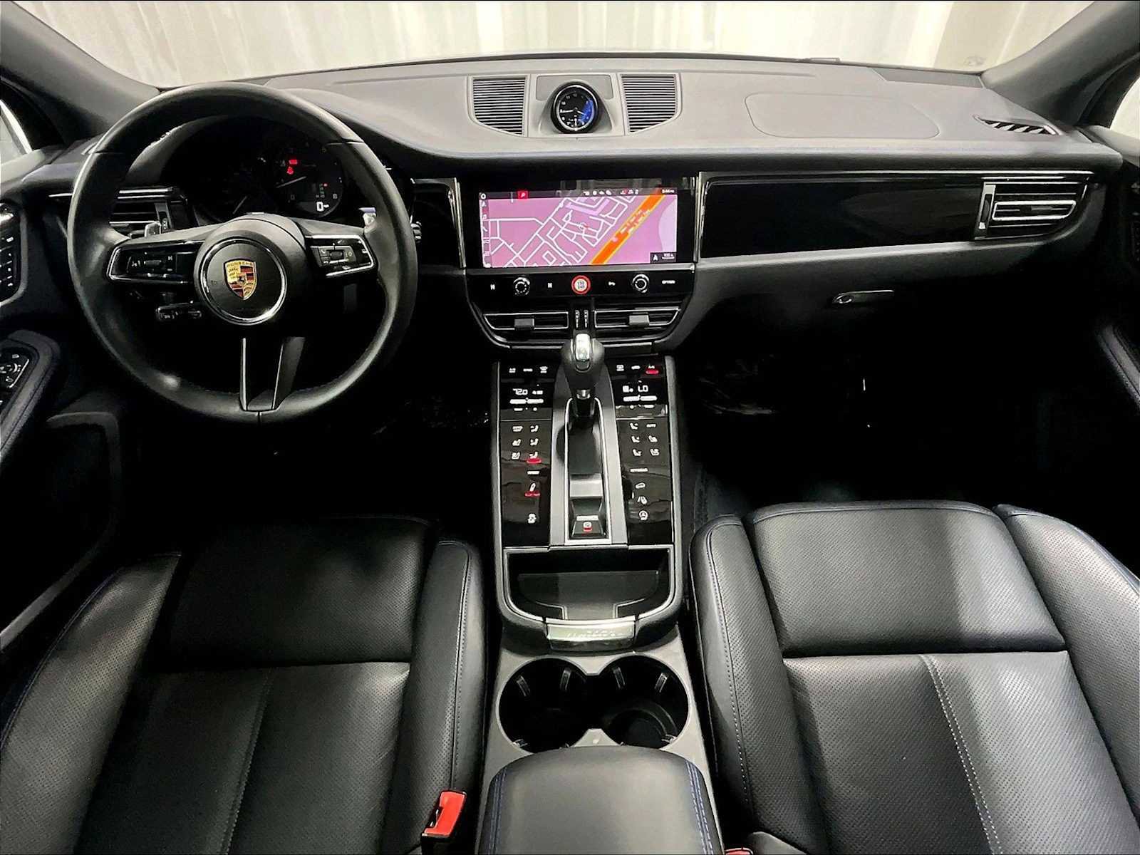 Used 2025 Porsche Macan image 16