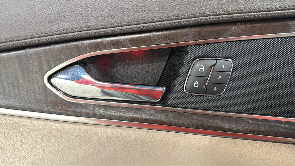 Used 2019 Lincoln Nautilus Reserve FWD image 16