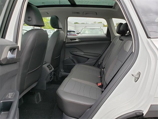 New 2025 Volkswagen Taos SE image 8