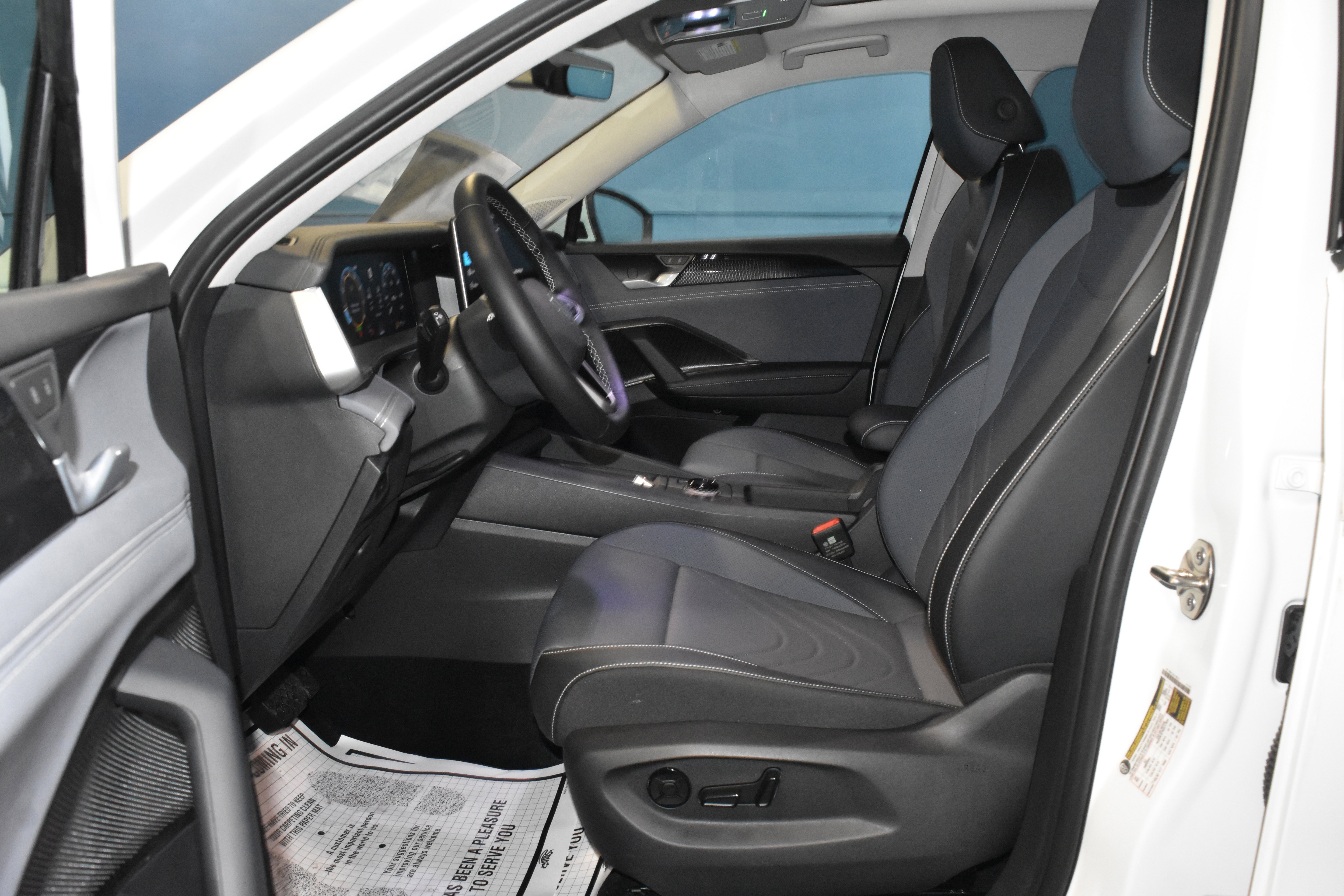New 2026 Volkswagen Tiguan SE AWD/4WD image 6