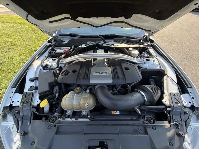 Used 2018 Ford Mustang GT Premium w/ GT Performance Package RWD image 14