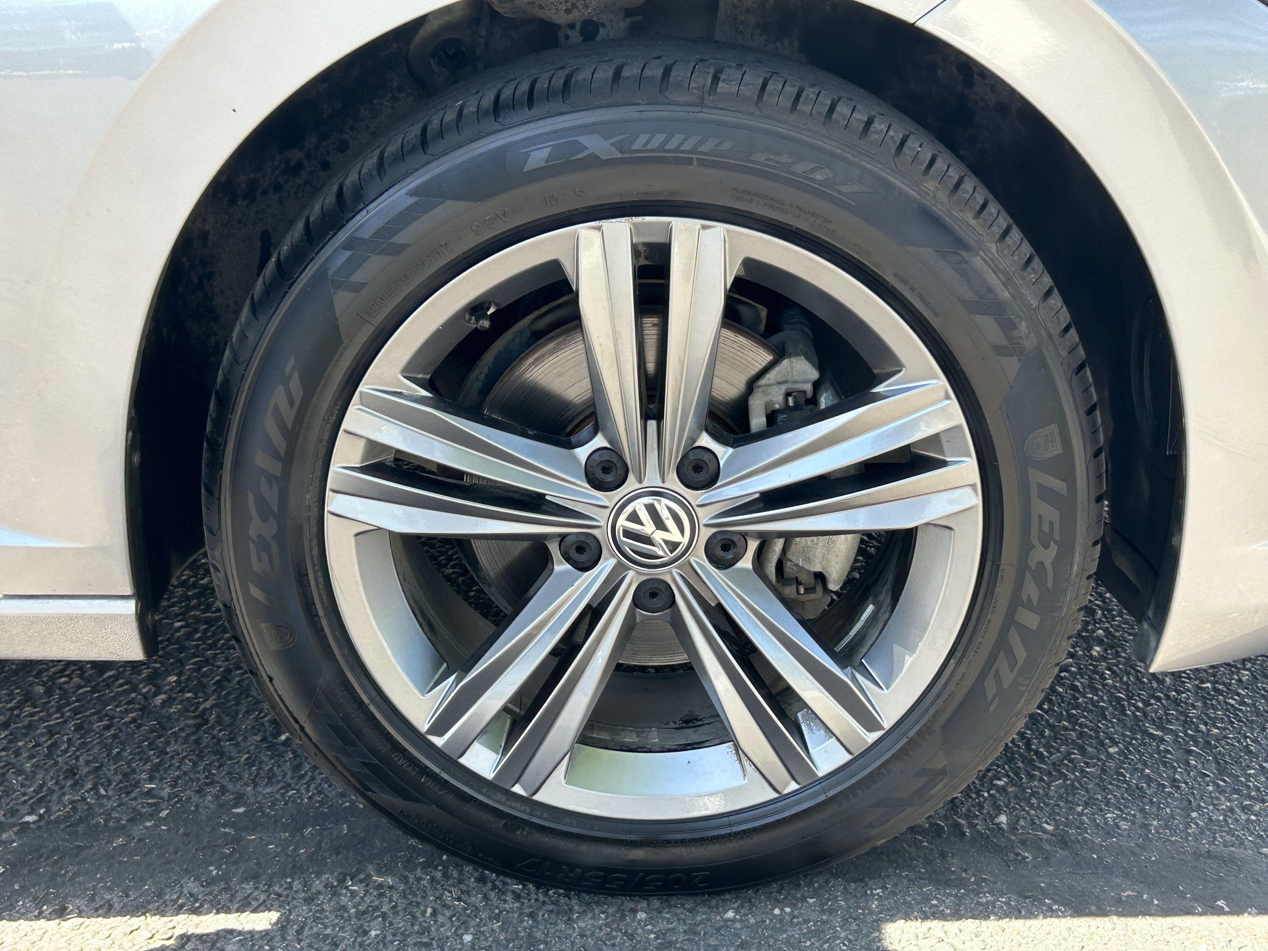 Used 2019 Volkswagen Jetta R-Line w/ R-Line Cold Weather Package FWD image 7