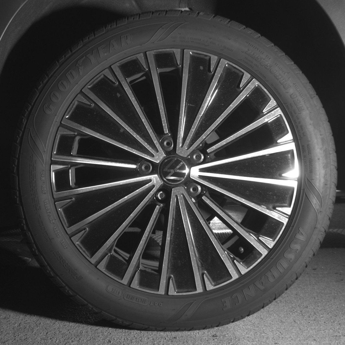 Used 2025 Volkswagen Taos SE image 14