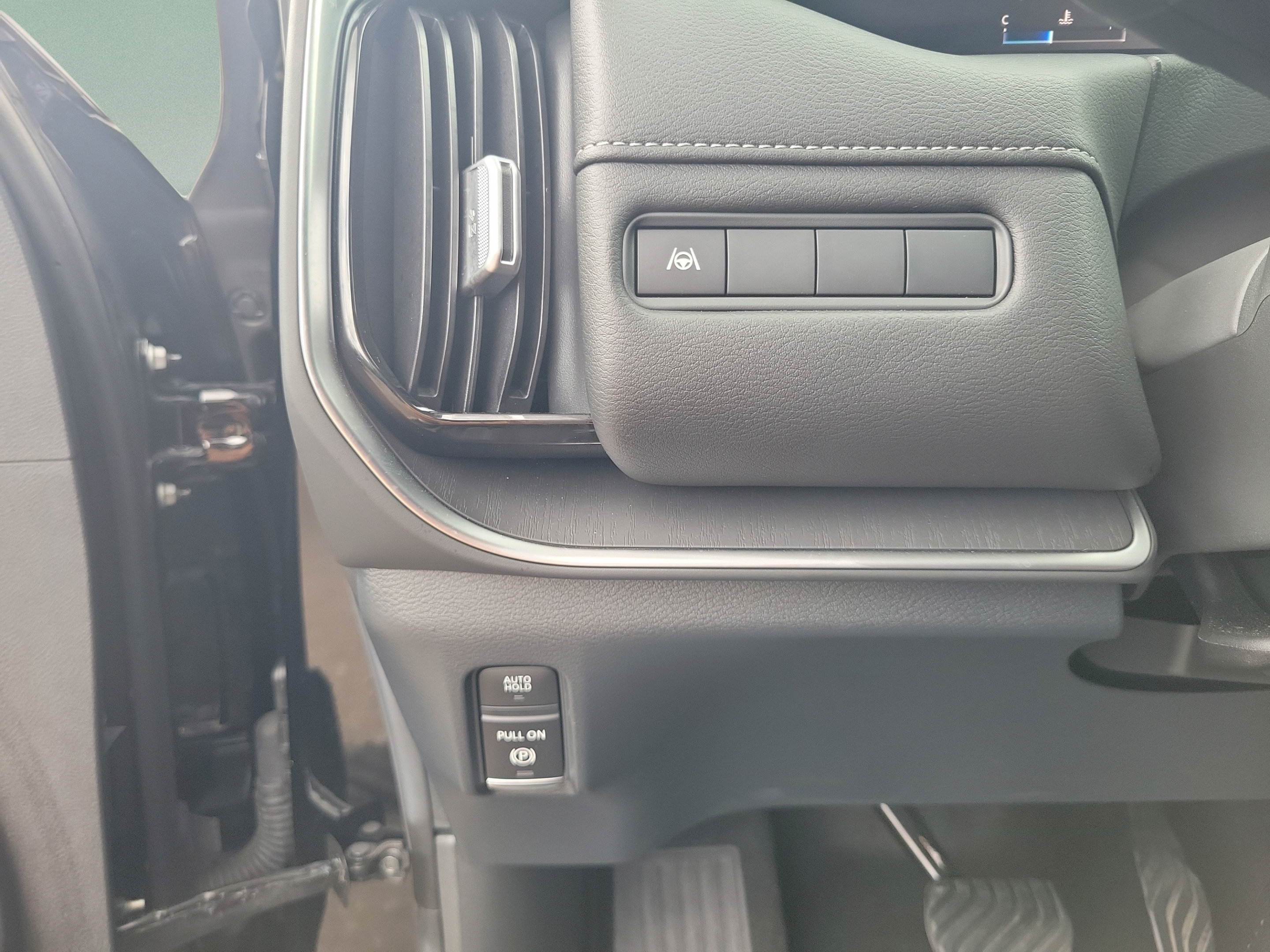 Used 2025 Nissan Armada SV RWD image 20