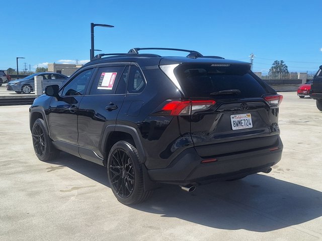 Used 2021 Toyota RAV4 XLE image 7