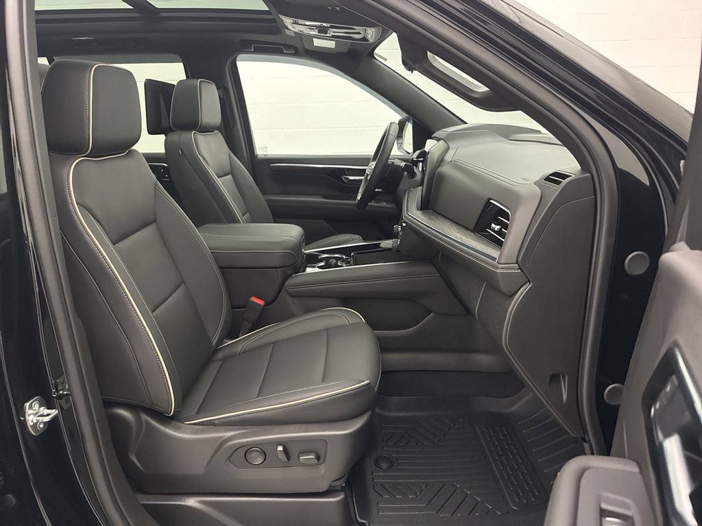 Used 2025 Chevrolet Tahoe Premier AWD/4WD image 80
