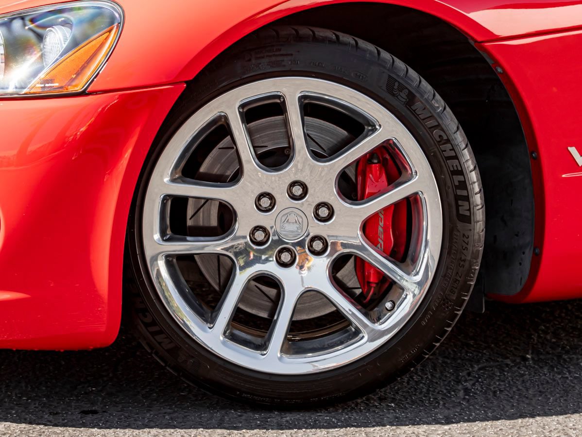 Used 2004 Dodge Viper SRT-10 RWD image 12