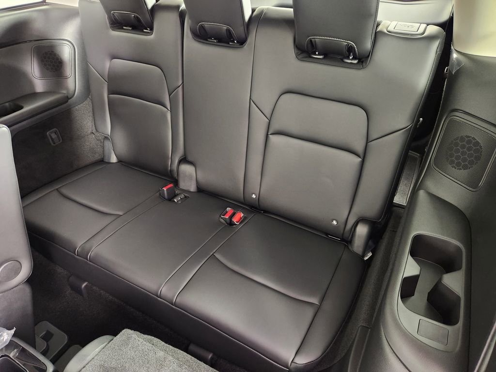 New 2026 Nissan Pathfinder Platinum image 13