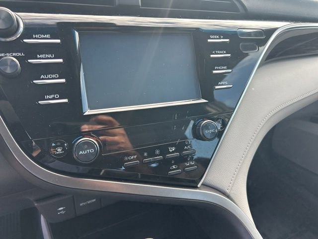 Used 2018 Toyota Camry LE FWD image 29