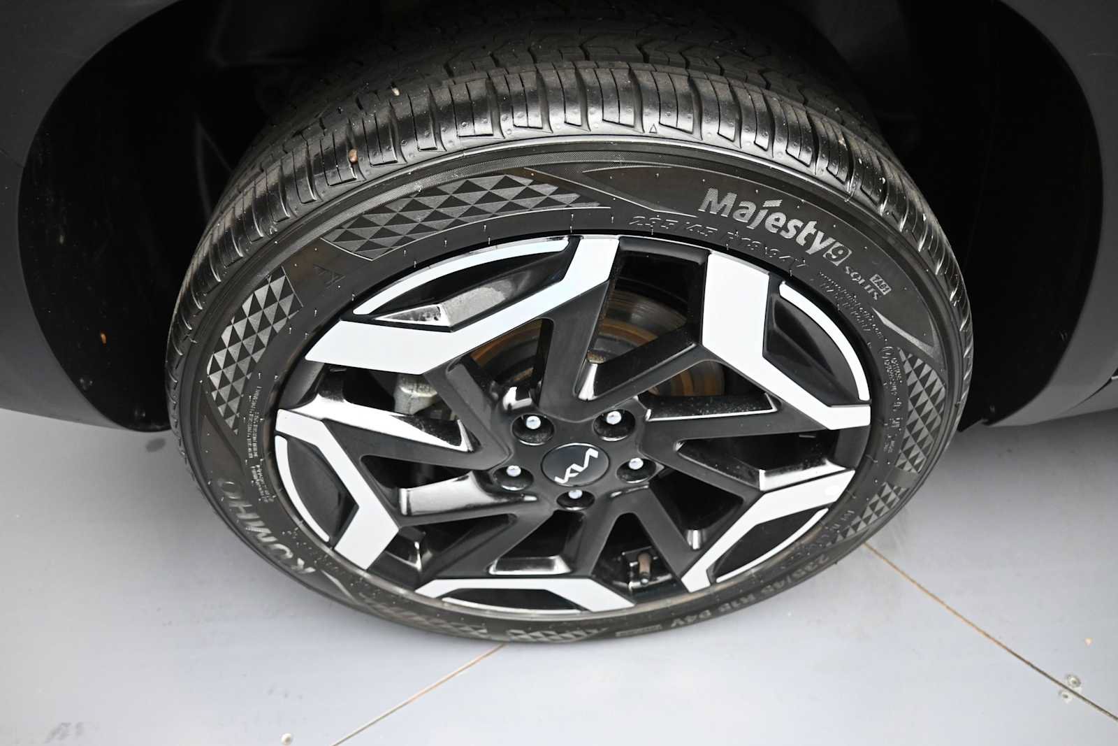 Used 2025 Kia Seltos SX w/ SX Sunroof Package AWD/4WD image 12