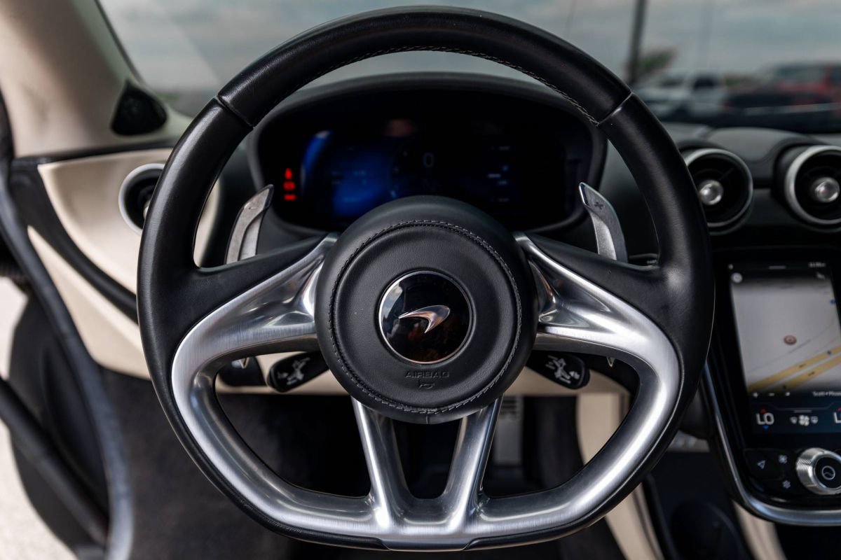 Used 2020 McLaren GT RWD image 11