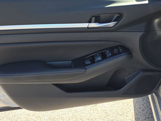 New 2025 Nissan Altima 2.5 SL image 19