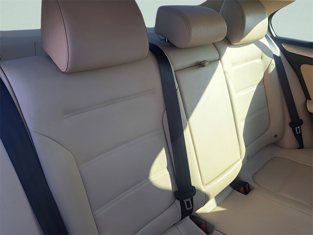 Used 2017 Volkswagen Jetta SE image 23