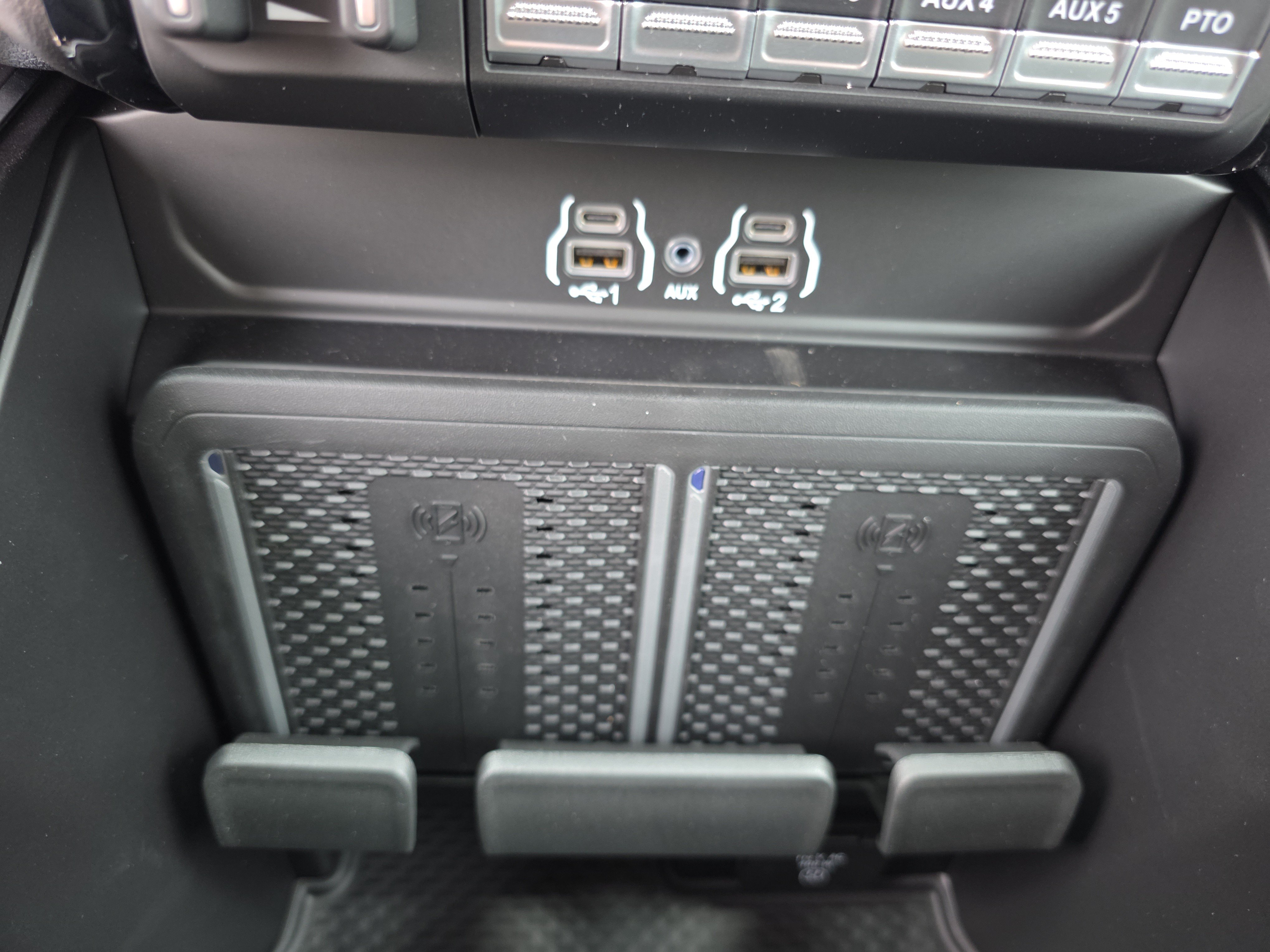 New 2027 RAM 3500 4x4 Crew Cab DRW image 7