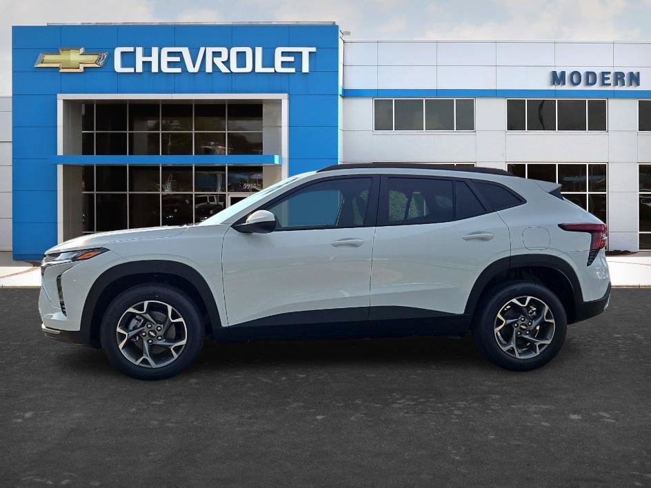 New 2026 Chevrolet Trax LT FWD image 2