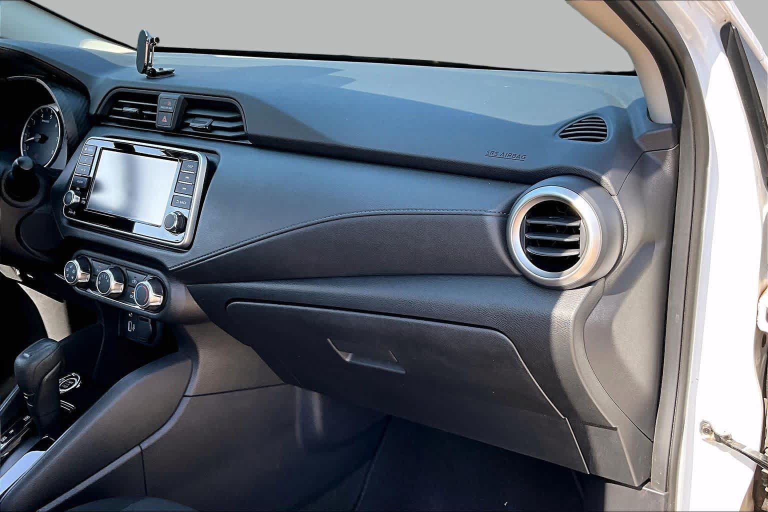 Used 2021 Nissan Versa S FWD image 17