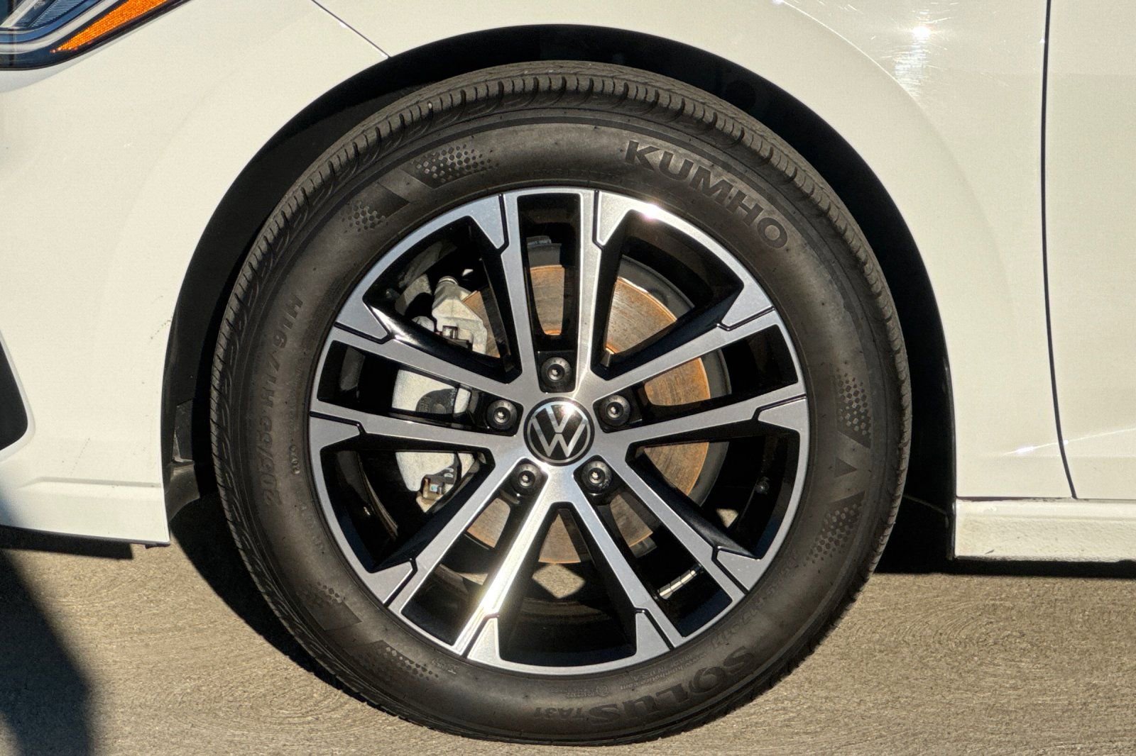 Certified 2025 Volkswagen Jetta Sport image 24