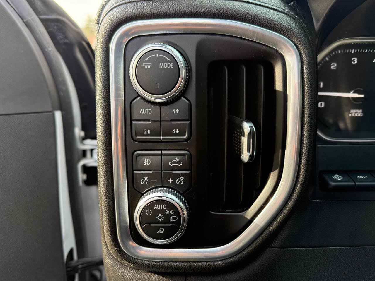 Used 2021 GMC Sierra 2500 Denali w/ Technology Package image 15