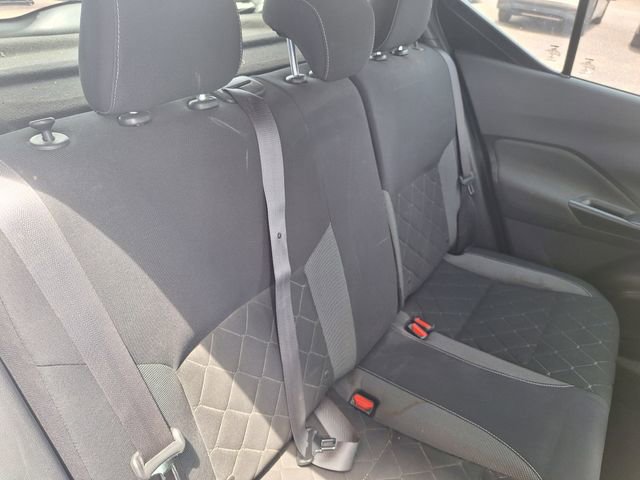 Used 2018 Nissan Kicks SV image 16