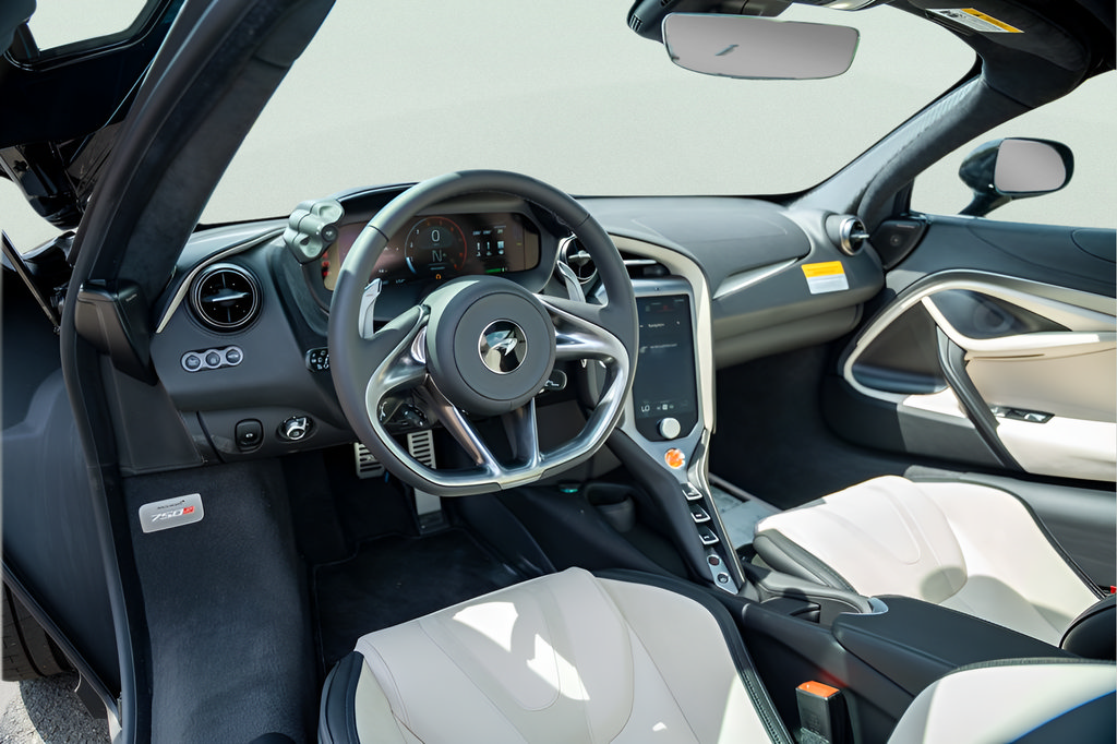 New 2026 McLaren 750S RWD image 39