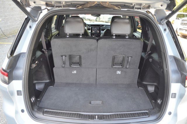 Used 2023 Jeep Grand Cherokee L Laredo image 39