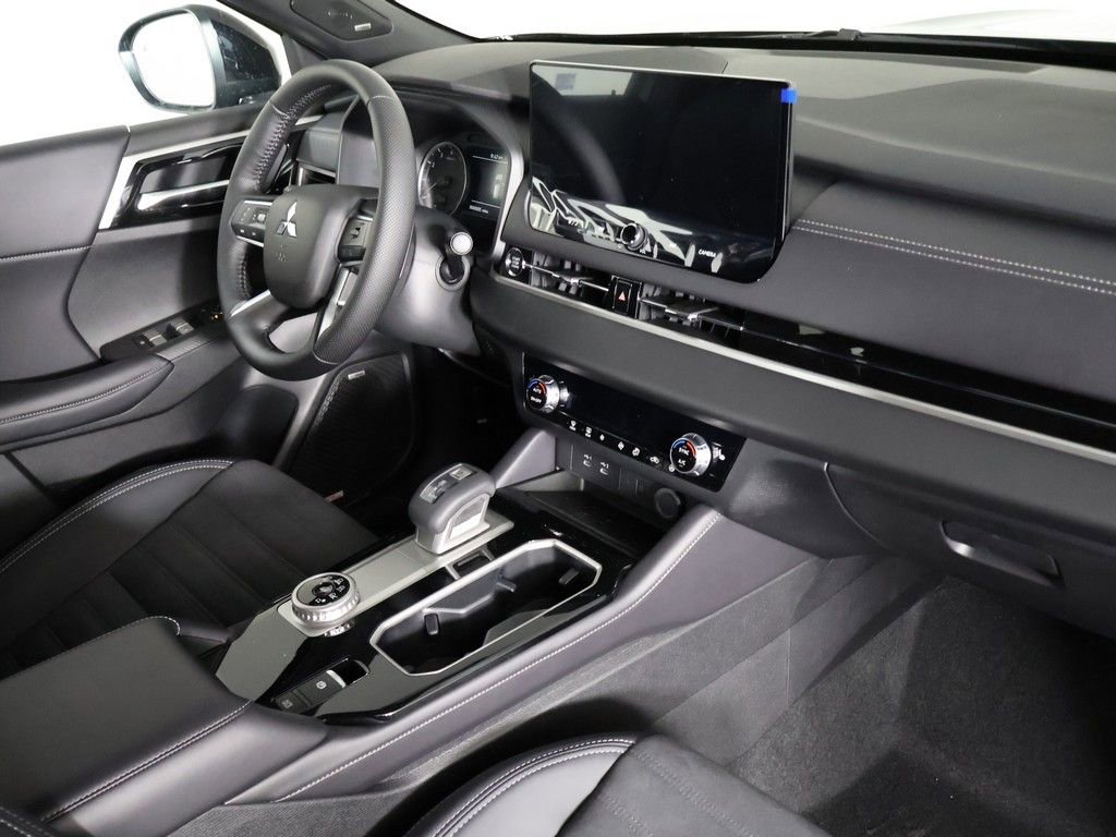 New 2026 Mitsubishi Outlander LE FWD image 27