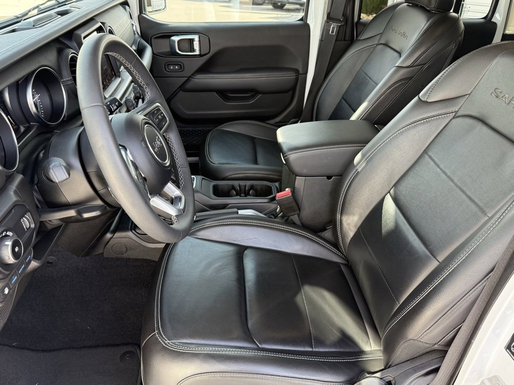 Used 2023 Jeep Wrangler Unlimited Sahara image 13