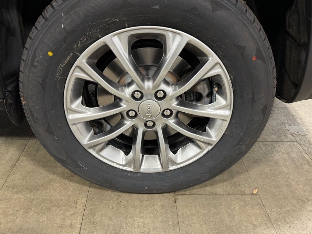 Used 2019 Jeep Cherokee Latitude Plus image 15