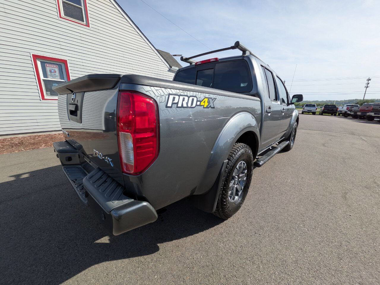 Used 2016 Nissan Frontier PRO-4X AWD/4WD image 8