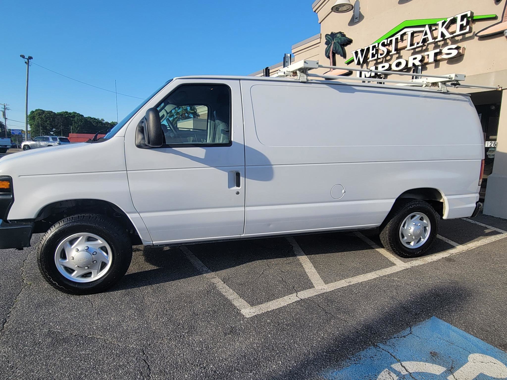 Used 2014 Ford E-150 and Econoline 150 RWD image 7