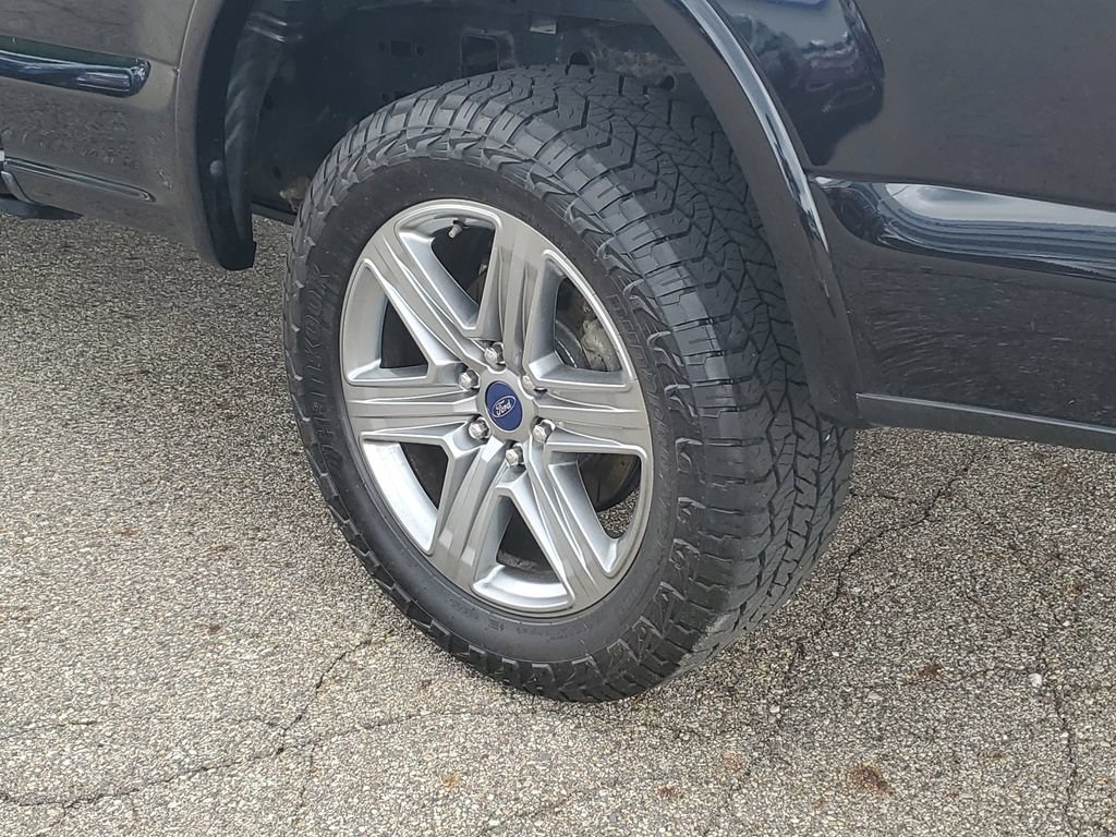 Used 2019 Ford F150 Lariat w/ Equipment Group 502A Luxury AWD/4WD image 36