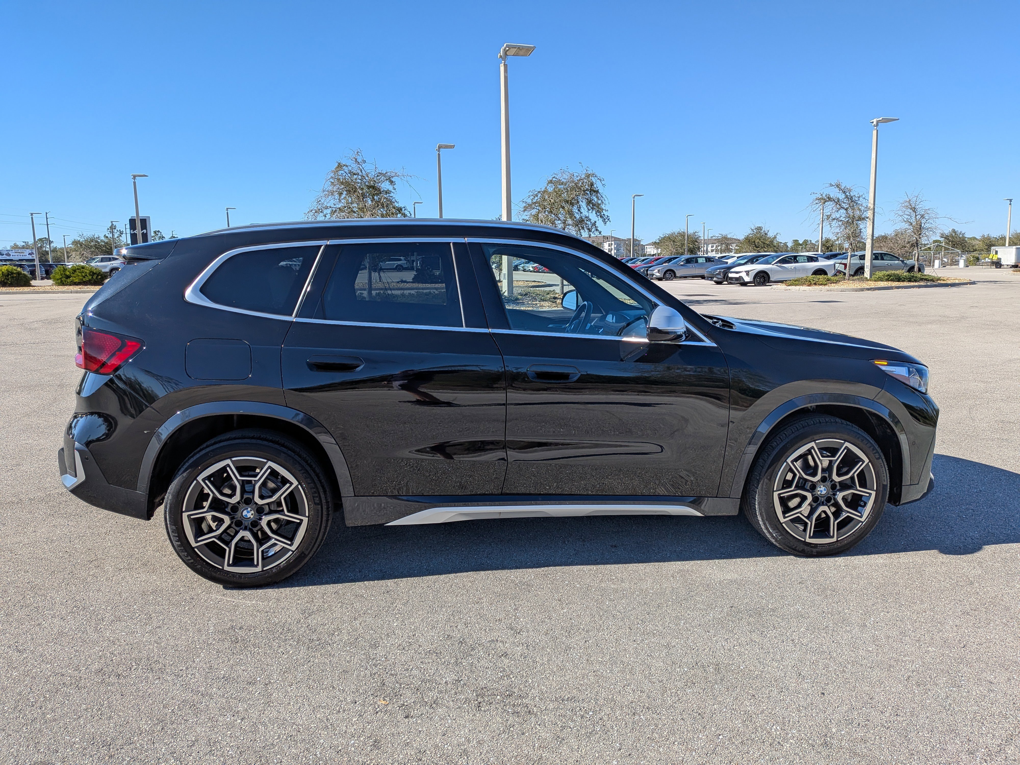 Used 2023 BMW X1 xDrive28i image 3