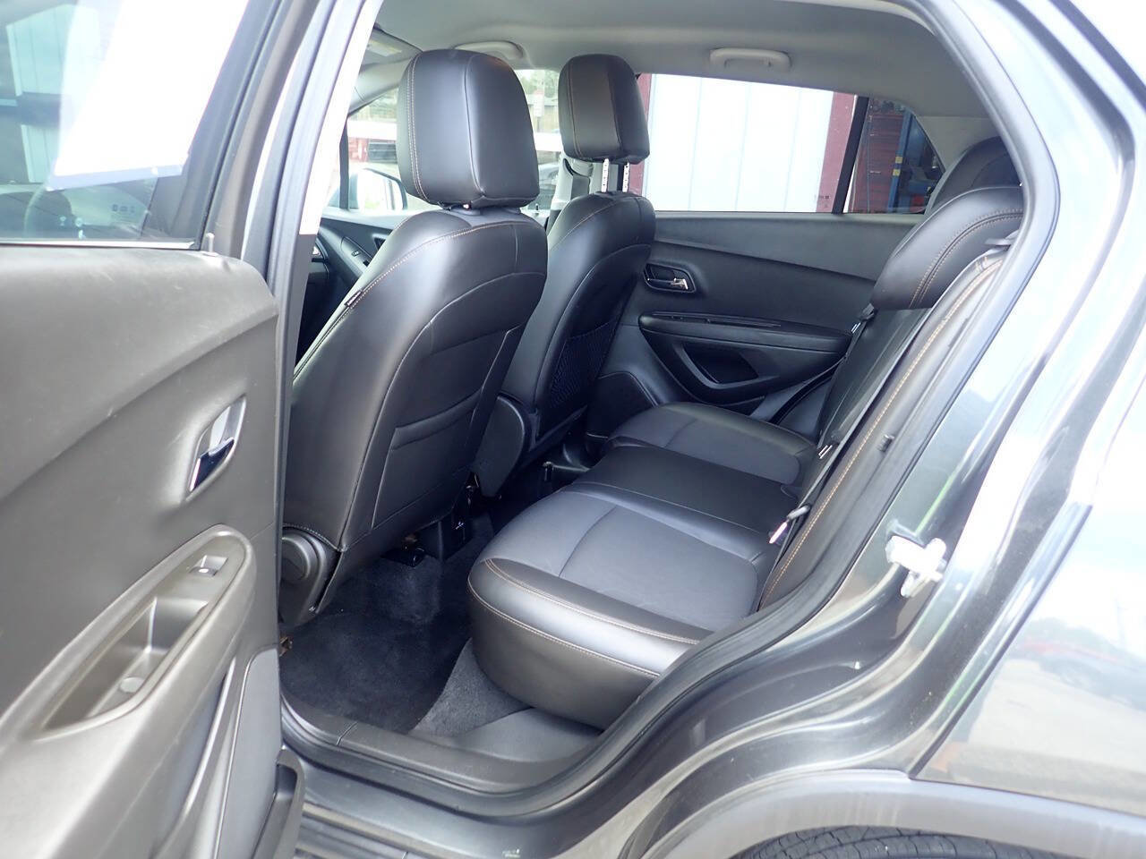 Used 2017 Chevrolet Trax LT w/ LT Convenience Package image 13