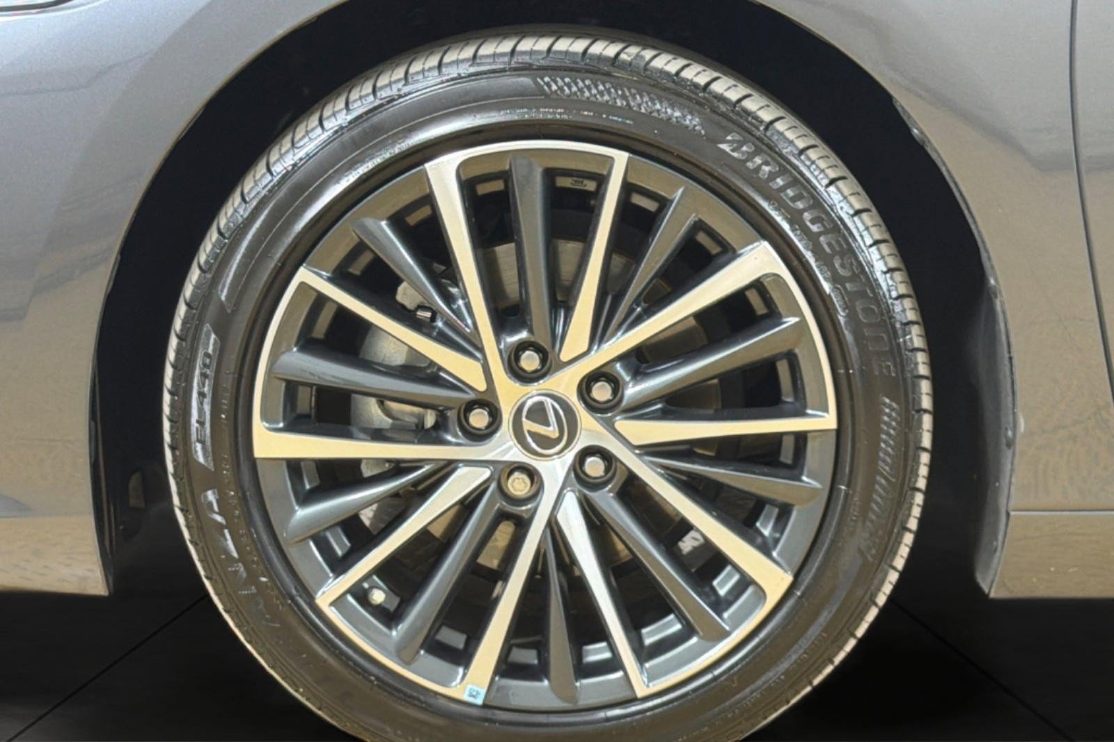 Used 2024 Lexus ES 350 w/ Premium Package FWD image 24