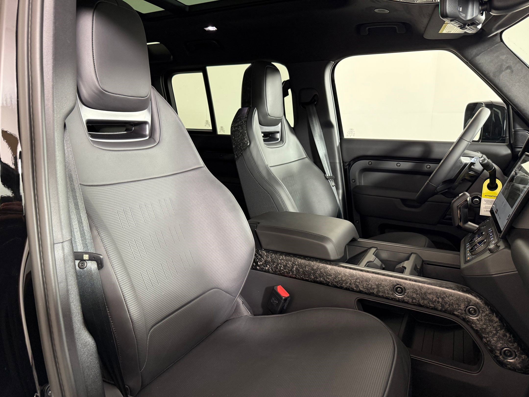 New 2026 Land Rover Defender 110 OCTA AWD/4WD image 28