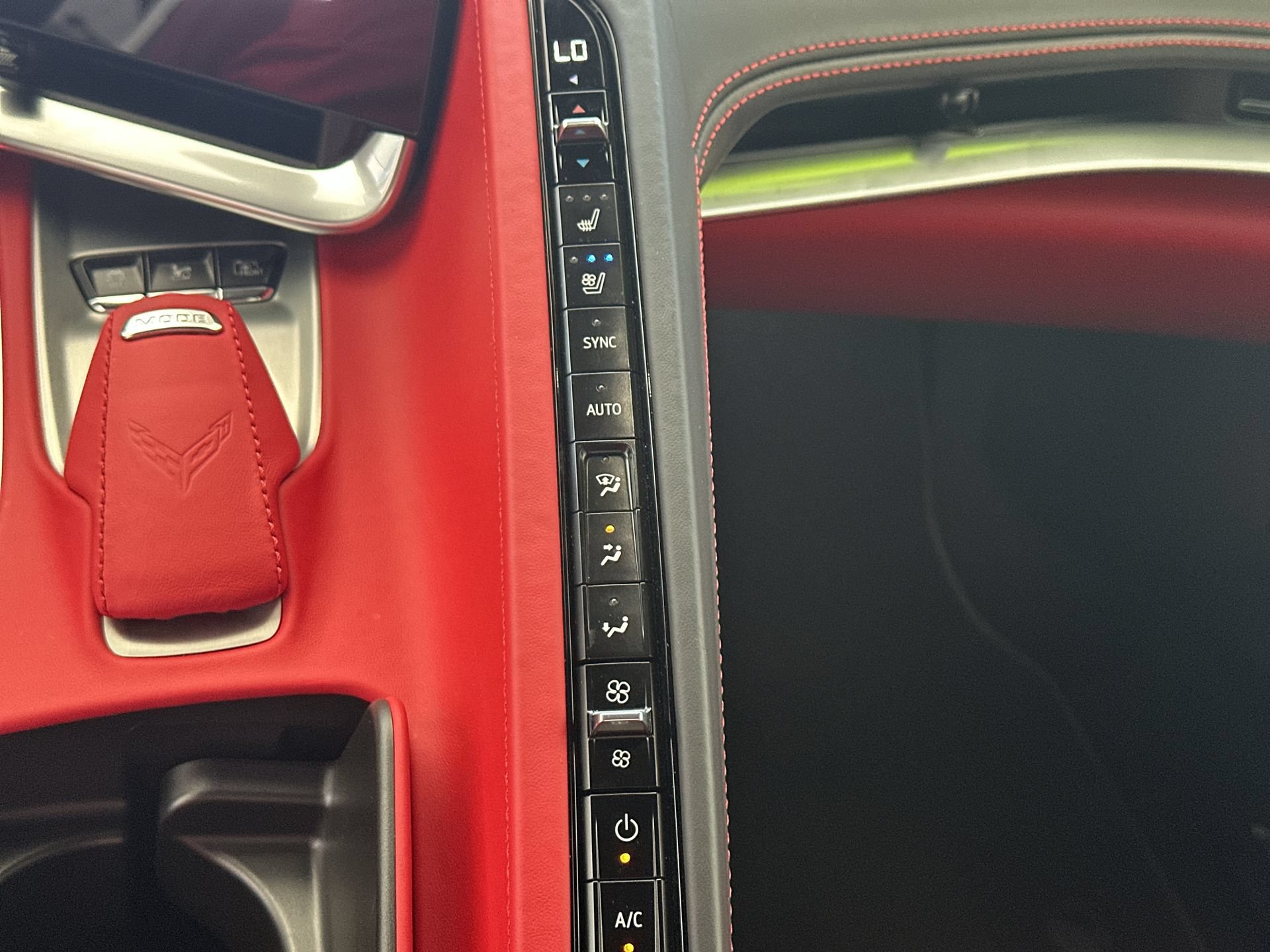 Used 2024 Chevrolet Corvette Stingray Premium Conv w/ Battery Protection Package RWD image 27