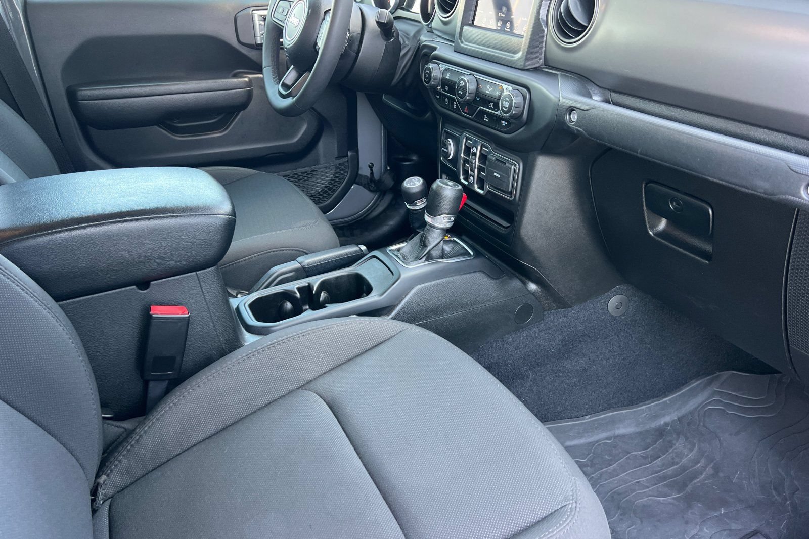 Used 2023 Jeep Gladiator Sport AWD/4WD image 20