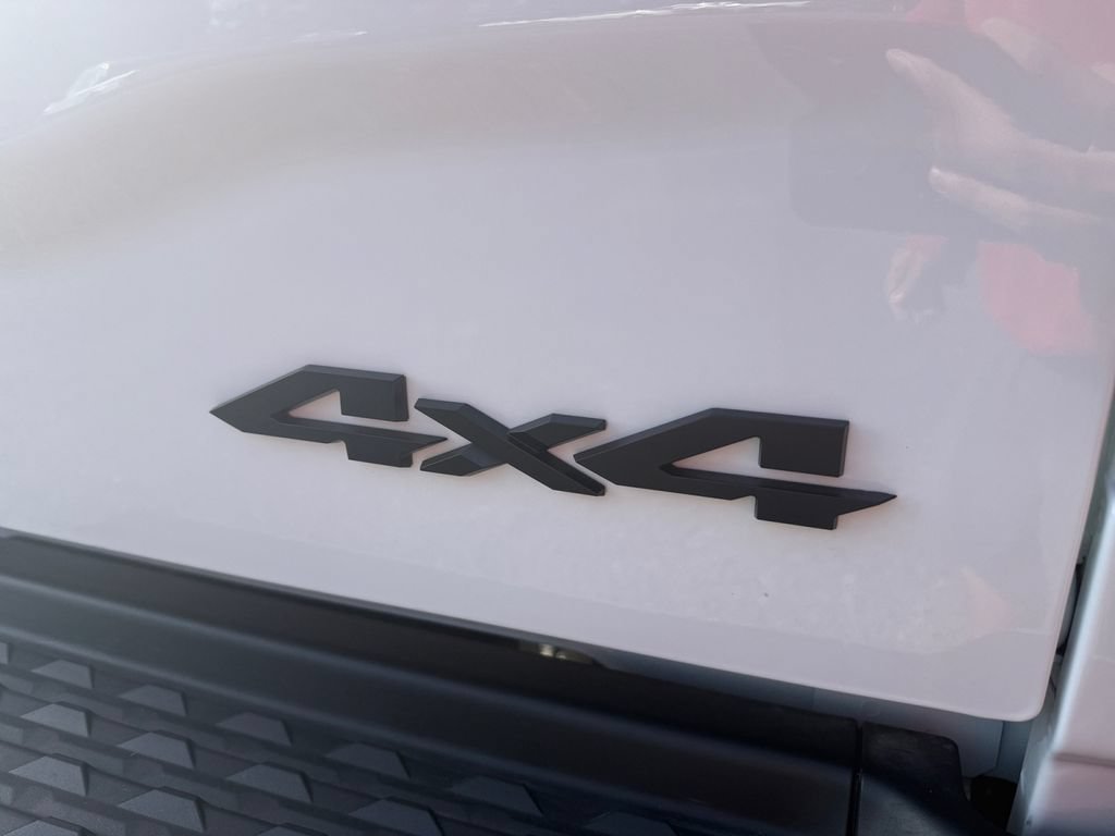 New 2025 RAM 2500 Laramie AWD/4WD image 17