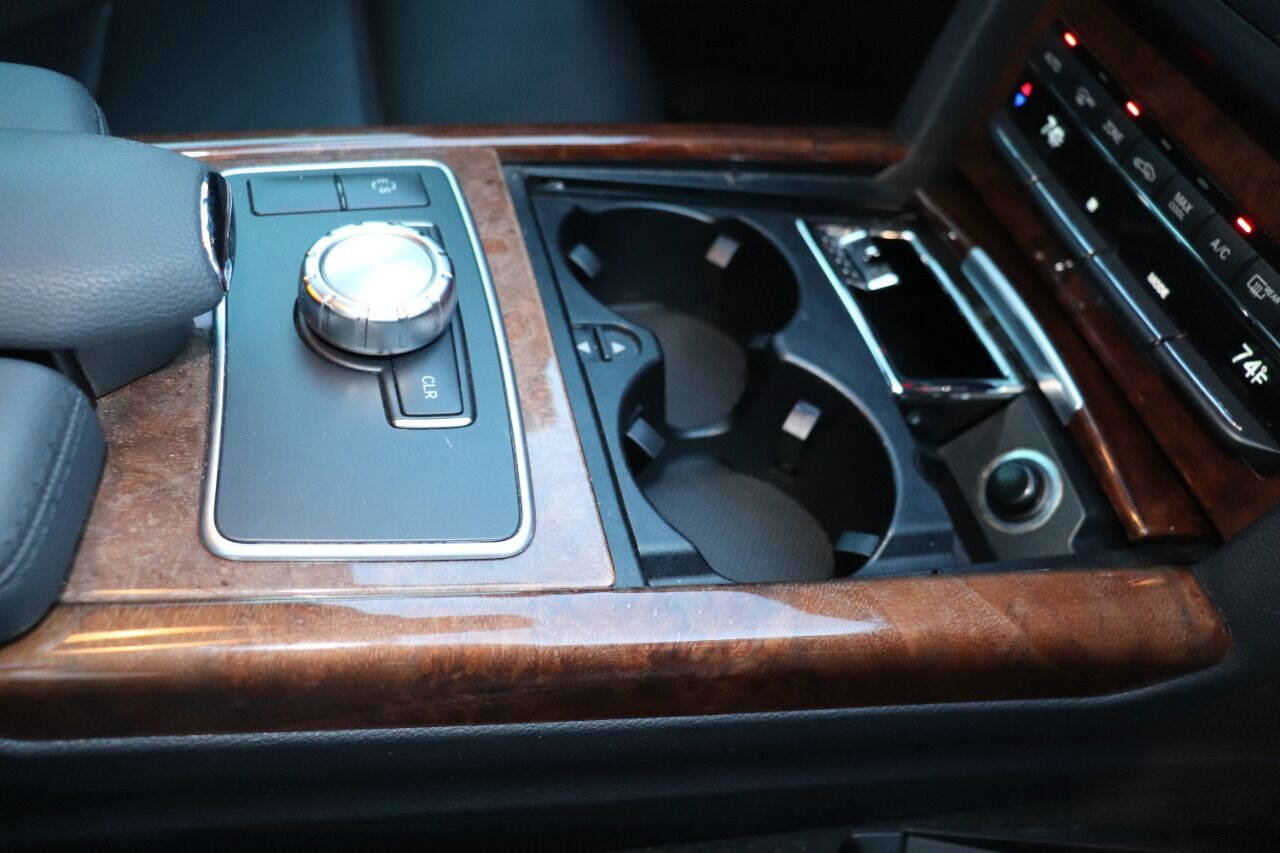 Used 2013 Mercedes-Benz E 350 Sedan image 30