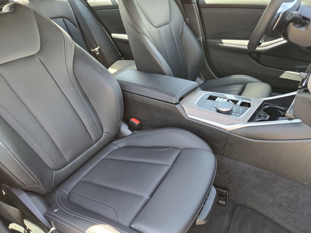 Used 2025 BMW 330i xDrive Sedan AWD/4WD image 9