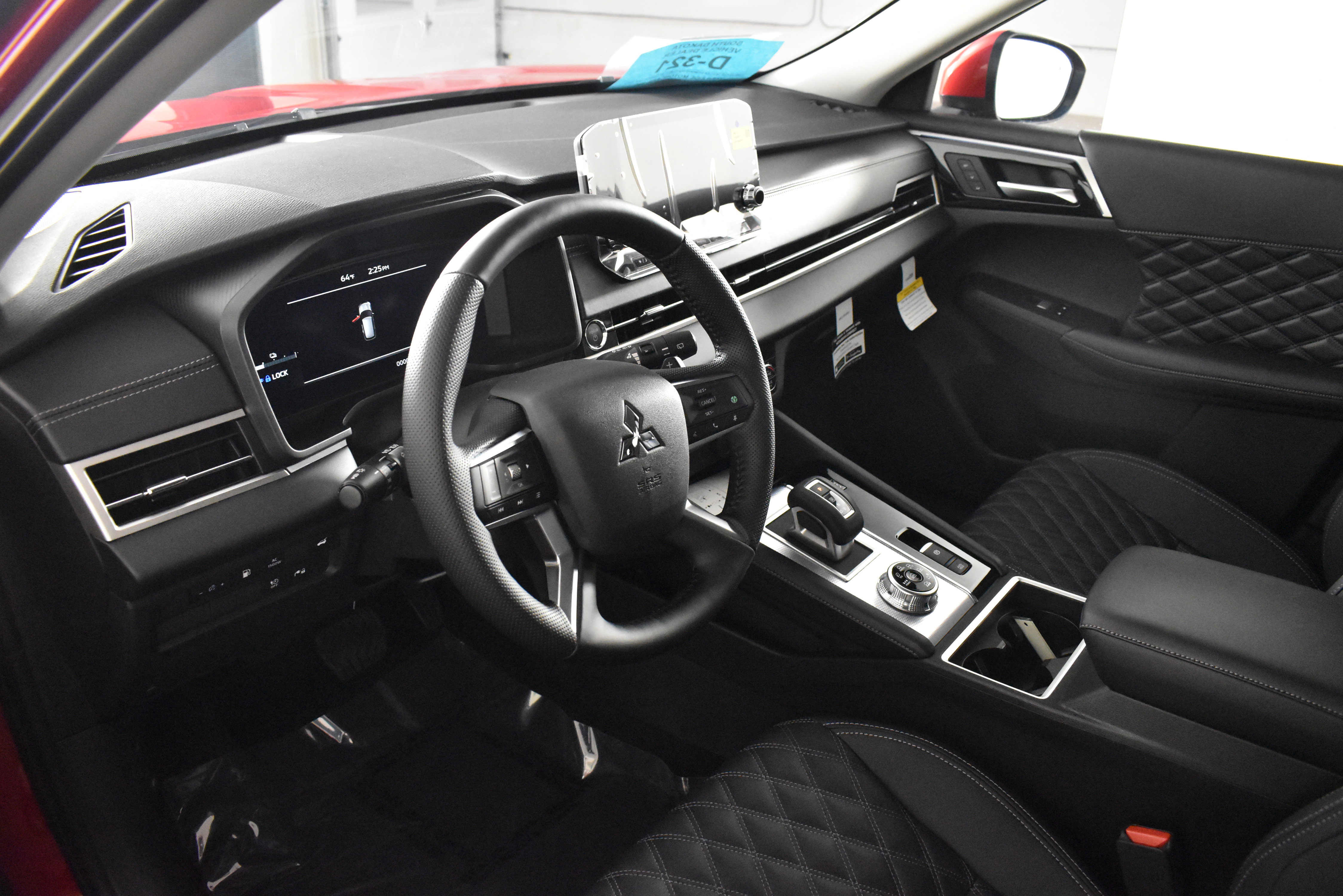 New 2025 Mitsubishi Outlander SEL image 2