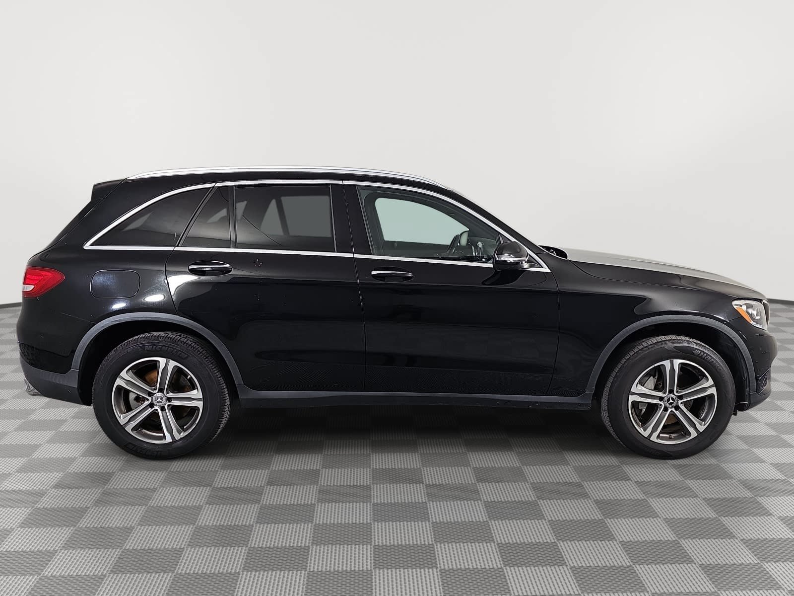 Used 2017 Mercedes-Benz GLC 300 4MATIC image 9