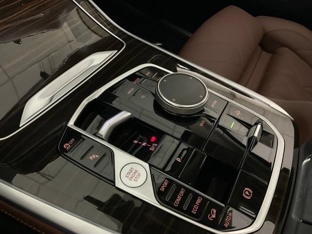 Used 2024 BMW X7 xDrive40i w/ Premium Package AWD/4WD image 22