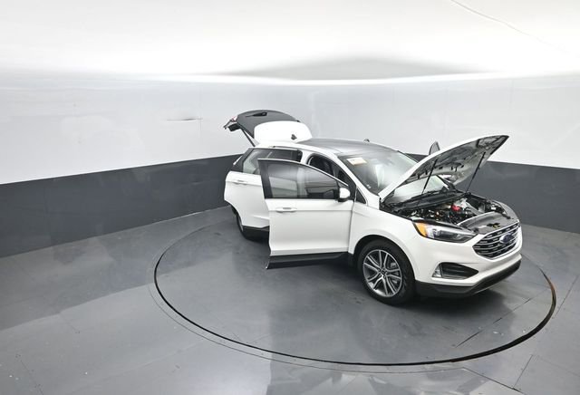 Certified 2024 Ford Edge Titanium AWD/4WD image 32